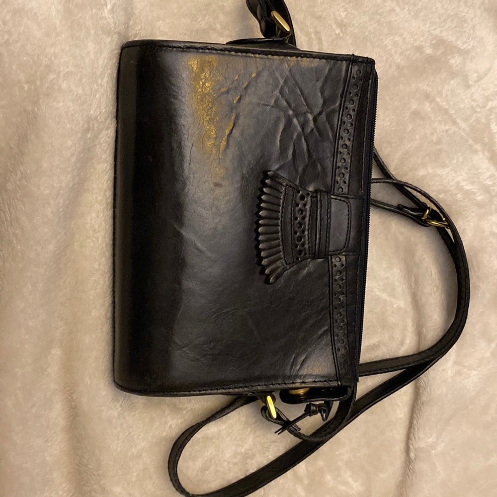E193 Perry Ellis black leather cross body bag Vintage Awesome Quality